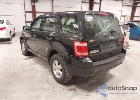 2011 Ford Escape Xls z USA, uszkodzony, nr VIN 1FMCU9C72BKA38914